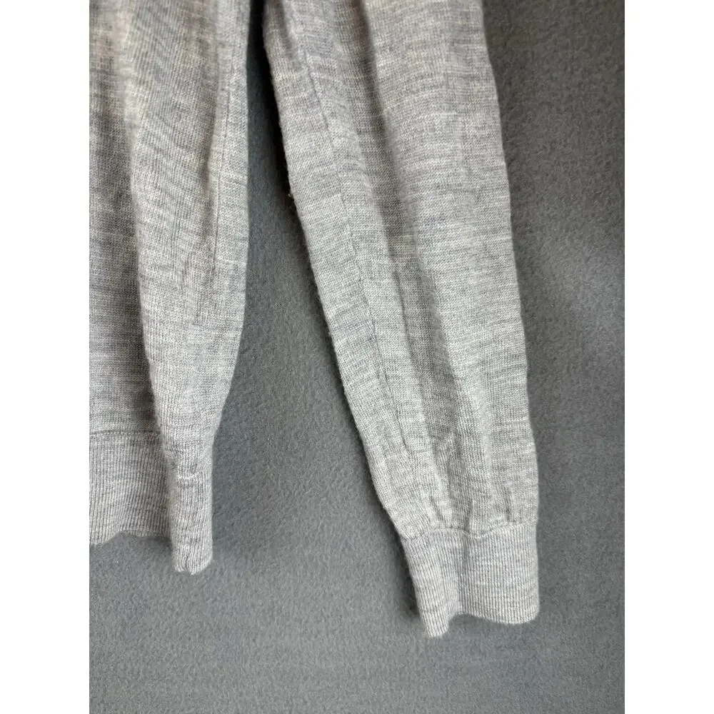 Banana Republic Mens Grey V-Neck Sweater 100% Merino Wool Made In China Size M